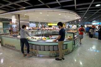 PAR dining hall with buffet and students serving themselves food